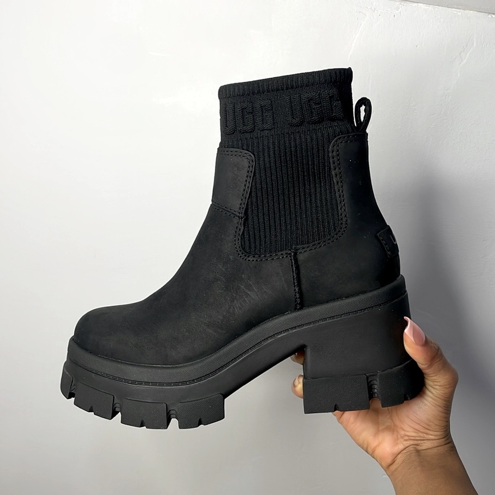 UGG Brooklyn Chelsea Boots